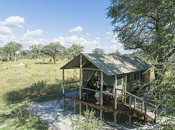 Mogogelo Camp: Außenansicht eines Gästezelts Mogogelo Camp: Außenansicht eines Gästezelts