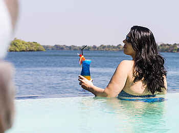 David Livingstone Safari Lodge: Entspannen im Pool mit Ausblick David Livingstone Safari Lodge: Entspannen im Pool mit Ausblick