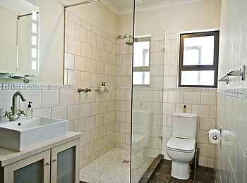 Galton House: Gästebad