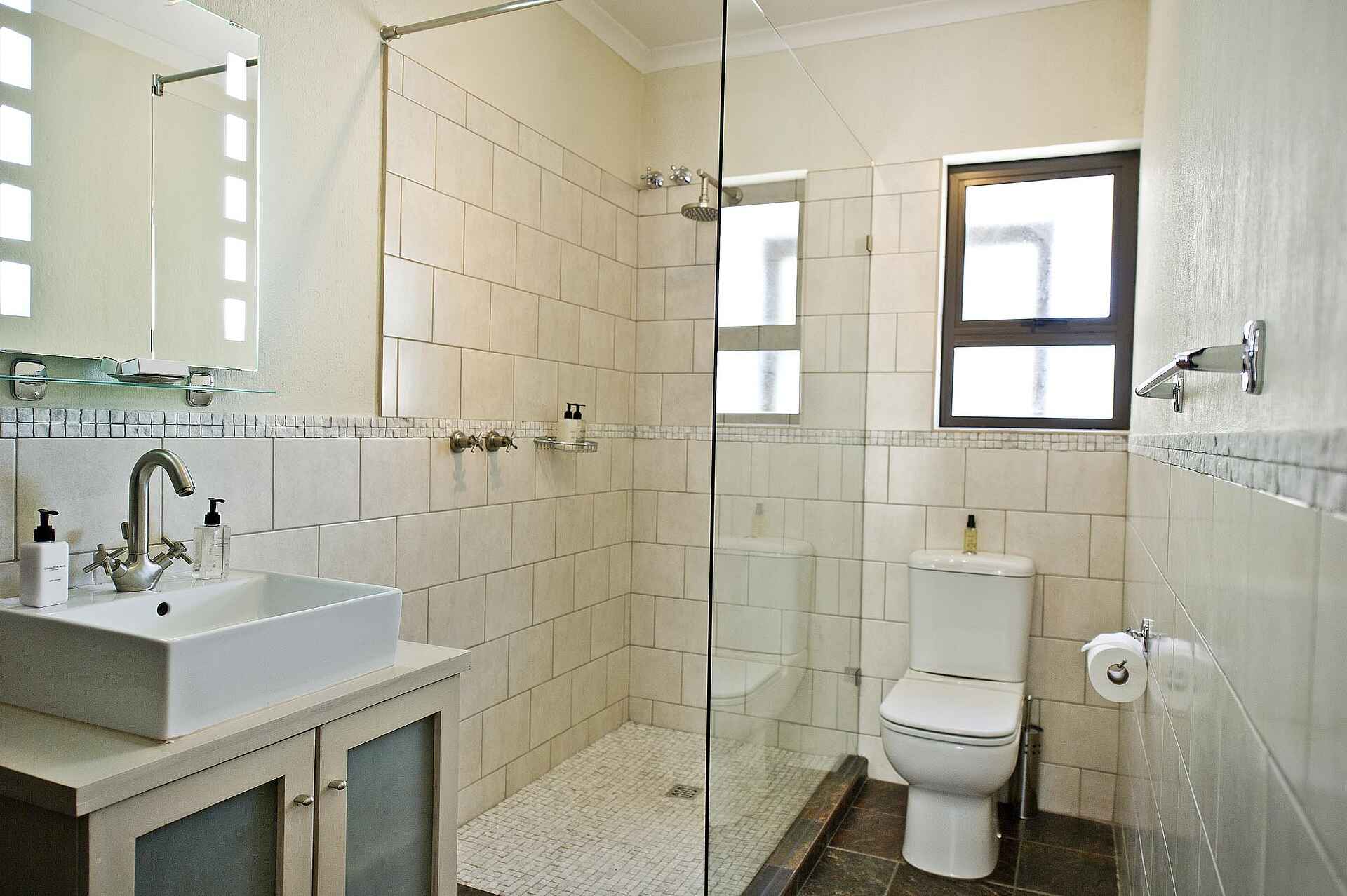 Galton House: Gästebad