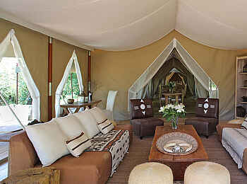 Naibor Camp: Loungebereich Naibor Camp: Loungebereich