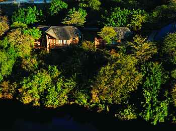 Namushasha River Lodge: Die Lodge aus der Vogelperspektive Namushasha River Lodge: Die Lodge aus der Vogelperspektive