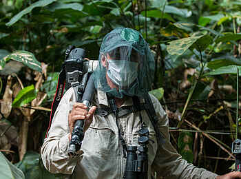 Ngaga Camp: Trekker mit Kameraausrüstung