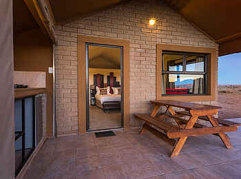 Desert Camp: Die Terrasse Desert Camp: Die Terrasse