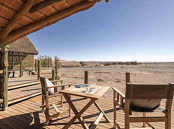 Kulala Desert Lodge: Family Tent Terrasse