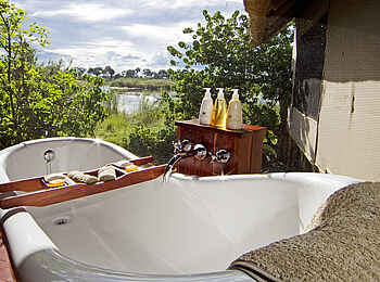 Lagoon Camp: Blick aus der Wanne Lagoon Camp: Blick aus der Wanne