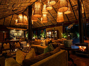 Mukwa River Lodge: Blick in die Lounge