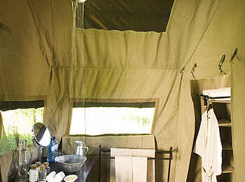 Savute under Canvas: Die Buschdusche