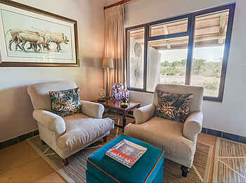 The Last Word Kitara Lodge: Die Sitzecke einer Suite The Last Word Kitara Lodge: Die Sitzecke einer Suite