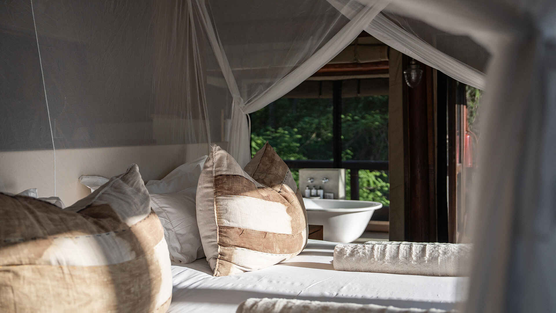 Tuli Safari Lodge Mashatu: Luxury Tented Suite Bett