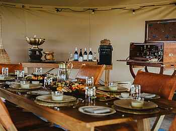 Wilderness Usawa Serengeti: Gedeckte Tafel Wilderness Usawa Serengeti: Gedeckte Tafel