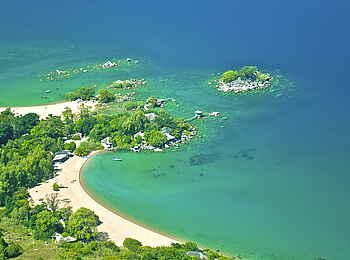 Kaya Mawa: Luftbild der Lodge