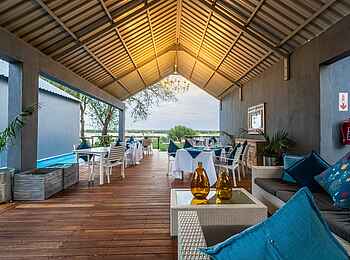 Lenyebi River Lodge: Der Zentralbereich Lenyebi River Lodge: Der Zentralbereich