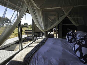 Linkwasha Camp: Familienzelt Schlafzimmer mit Aussicht Linkwasha Camp: Familienzelt Schlafzimmer mit Aussicht