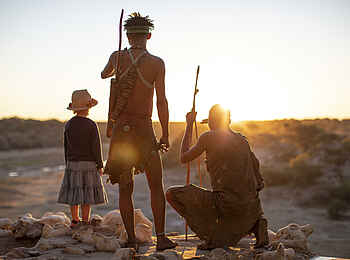 Meno a Kwena Camp: Buschmänner Meno a Kwena Camp: Buschmänner