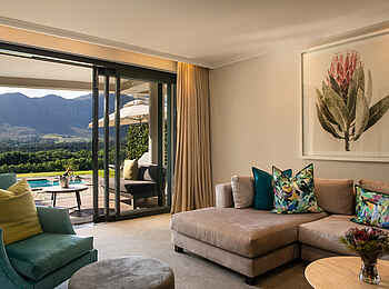 Mont Rochelle Hotel and Vineyard: Cap Classic Room Lounge mit Ausblick