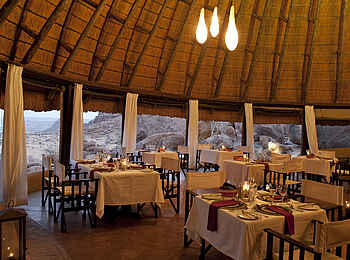 Mowani Mountain Camp: Restaurant