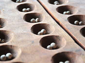 Muchenje Safari Lodge: Mancala-Spiel