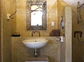 Mushara Bush Camp: Elegante Badezimmer
