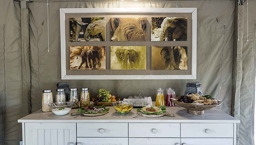 Malansrus Tented Camp: Frühstücksbuffet Malansrus Tented Camp: Frühstücksbuffet