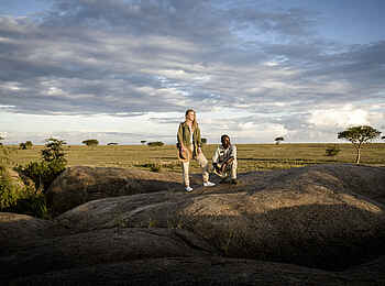 Sanctuary Kichakani Serengeti Camp: Ausblick von Felsen Sanctuary Kichakani Serengeti Camp: Ausblick von Felsen
