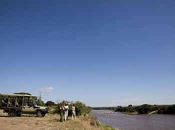 Sayari Camp: Game Drive am Mara River Sayari Camp: Game Drive am Mara River