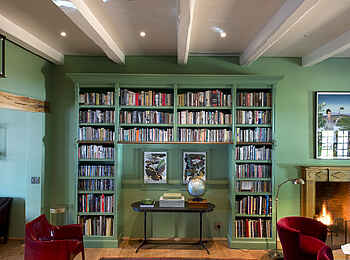 Babylonstoren: Bibliothek mit Sofas