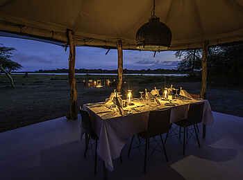 Kuthengo Camp: Abendessen Kuthengo Camp: Abendessen