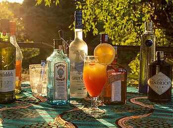 Muzimu Lodge: Sundowner Drinks Muzimu Lodge: Sundowner Drinks