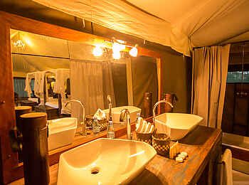 Naona Moru Camp: Waschbecken