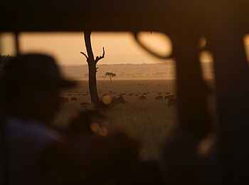 Serian Serengeti Mobile Camp: Safari am Abend