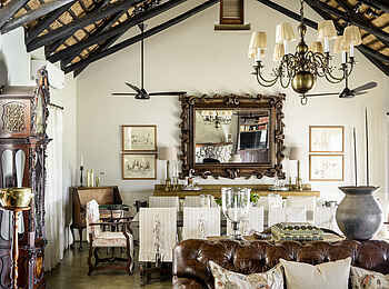 Singita Castleton: Lounge mit kolonialer Dekoration Singita Castleton: Lounge mit kolonialer Dekoration