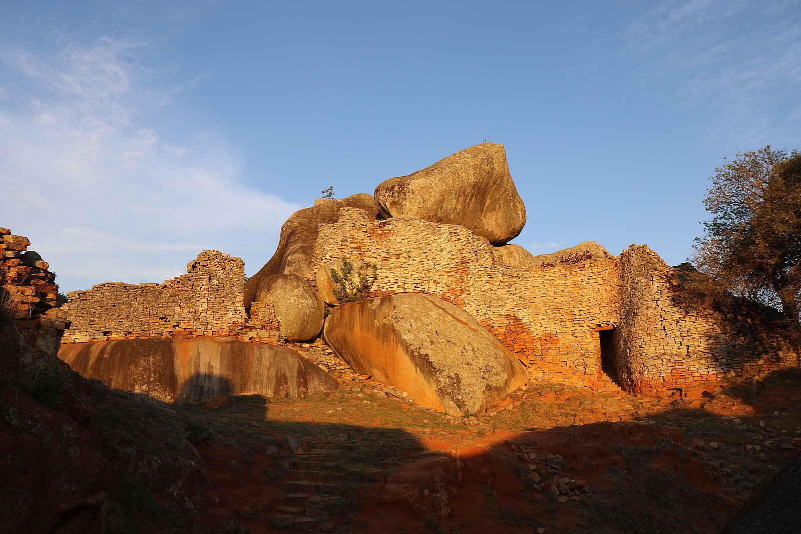 Great Zimbabwe: Felsen und Mauern Great Zimbabwe: Felsen und Mauern