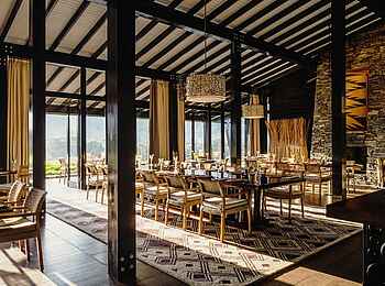 One and Only Nyungwe House: Lichtdurchfluteter Essensbereich One and Only Nyungwe House: Lichtdurchfluteter Essensbereich