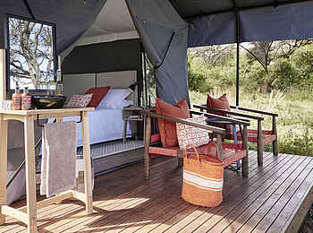 Sanctuary Ngorongoro Crater Camp: Außendeck eines Zeltes
