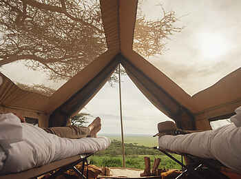 Charlie Sanjan Safari Camp: Ausblick vom Feldbett