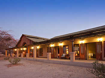 Deception Valley Lodge: Außenansicht Kalahari-Manor