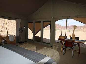 Hoanib Valley Camp: Blick aus dem Gästezelt Hoanib Valley Camp: Blick aus dem Gästezelt