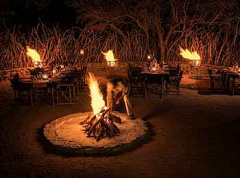 Impodimo Game Lodge: An der Boma Impodimo Game Lodge: An der Boma