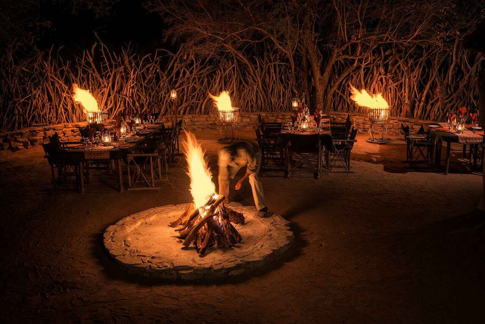 Impodimo Game Lodge: An der Boma Impodimo Game Lodge: An der Boma