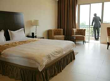 Mikhael's Hotel: Executive Room - Doppelbett und Balkon Mikhael's Hotel: Executive Room - Doppelbett und Balkon