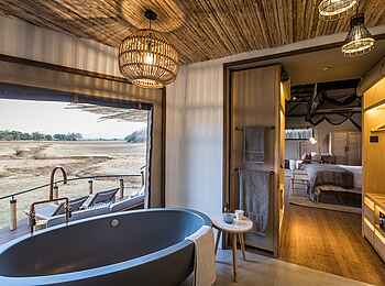 Puku Ridge Camp: Badezimmer mit freistehender Badewanne Puku Ridge Camp: Badezimmer mit freistehender Badewanne