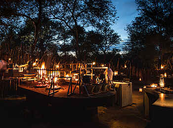 Singita Boulders Lodge: Boma und Bar