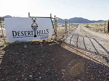 Desert Hills Glamping: Eingang zur Lodge Desert Hills Glamping: Eingang zur Lodge