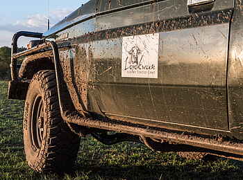 Losokwan Camp: Schlammbespritzter Geländewagen
