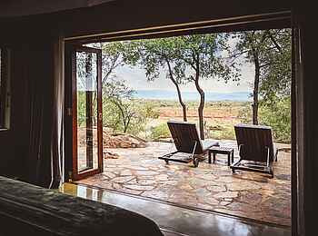Madikwe Hills Private Game Lodge: Blick aus dem Schlafzimmer ins Gelände