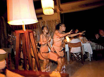 Belmond Savute Elephant Lodge: Traditioneller Tanz