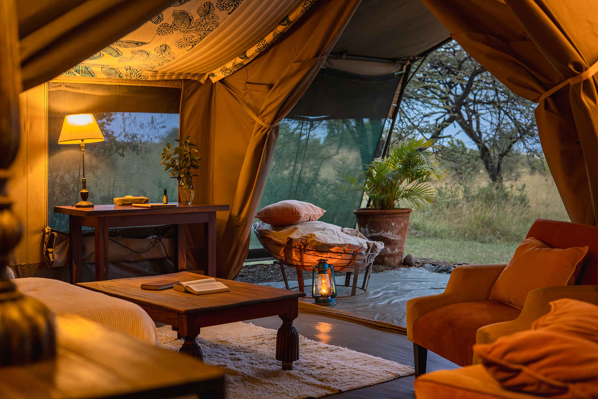 Hemingways River Camp Mara: Family Tent Lounge