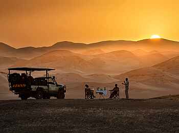 Hoanib Elephant Camp: Sundowner auf Pirschfahrt
