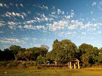 Kapani Lodge: Lodge an der Lagune